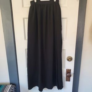Black skirt with slit